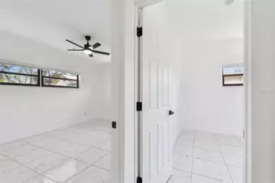 1600 Delaware Ave NE, Saint Petersburg, FL 33703 - Photo 18