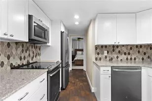 470 3rd St S, Saint Petersburg, FL 33701 - Photo 10