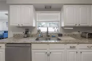 2523 Lake Ellen Cir, Tampa, FL 33618 - Photo 8