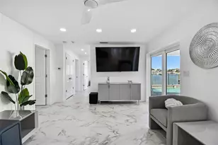 340 Palm Island NE, Clearwater Beach, FL 33767 - Photo 24