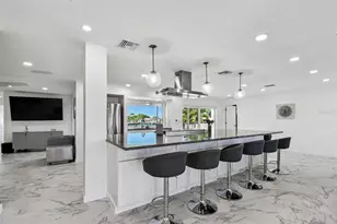 340 Palm Island NE, Clearwater Beach, FL 33767 - Photo 6