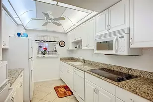 612 Bird Bay Dr S, Venice, FL 34285 - Photo 6