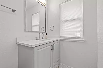 210 E Cluster Avenue, Tampa, FL 33604 - Photo 22