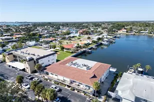 3753 46th Ave S, Saint Petersburg, FL 33711 - Photo 4