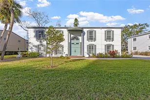 1330 Snell Isle Blvd NE, Saint Petersburg, FL 33704 - Photo 2
