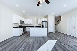 4364 Cambio Gdns Ct, Tampa, FL 33610 - Photo 10