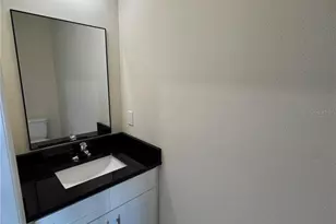 4364 Cambio Gdns Ct, Tampa, FL 33610 - Photo 10