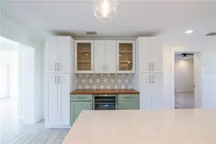 600 43rd Ave NE, Saint Petersburg, FL 33703 - Photo 6