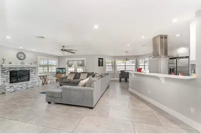 945 Shawna Shores, Haines City, FL 33844 - Photo 4