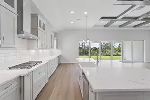 35483 Big Hawk Dr, Zephyrhills, FL 33541 - Photo 12