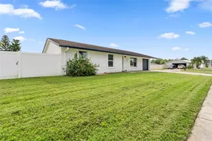 504 Red Mangrove Ln, Apollo Beach, FL 33572 - Photo 4