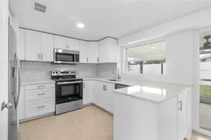 504 Red Mangrove Ln, Apollo Beach, FL 33572 - Photo 10