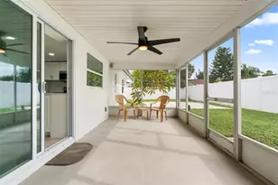 504 Red Mangrove Ln, Apollo Beach, FL 33572 - Photo 20