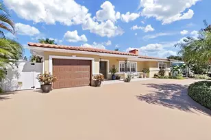 6601 Renaldo Way S, Saint Petersburg, FL 33707 - Photo 2