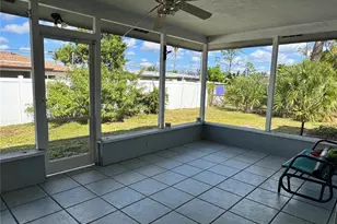 1048 Porpoise Rd, Venice, FL 34293 - Photo 14