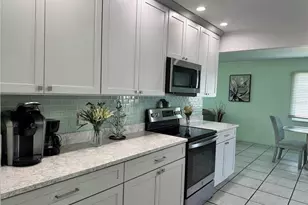 1048 Porpoise Rd, Venice, FL 34293 - Photo 4