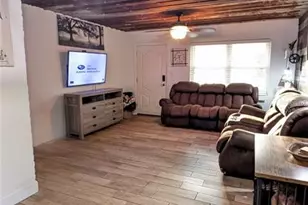 2024 E Keysville Rd, Lithia, FL 33547 - Photo 8