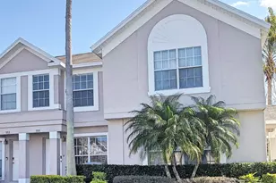 555 Kensington Lake Cir, Brandon, FL 33511 - Photo 2