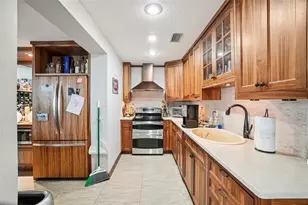 162 SE Lincoln Cir N, Saint Petersburg, FL 33703 - Photo 26