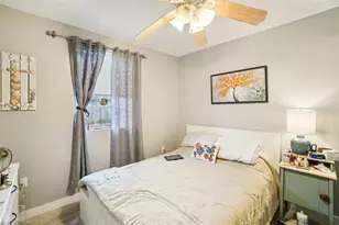 162 SE Lincoln Cir N, Saint Petersburg, FL 33703 - Photo 16