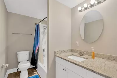 9901 N 46th Street, Tampa, FL 33617 - Photo 10