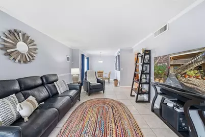 10433 Carrollbrook Court #105, Tampa, FL 33618 - Photo 6