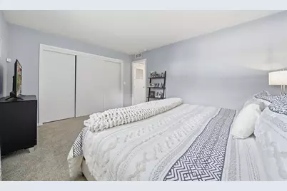 10433 Carrollbrook Court #105, Tampa, FL 33618 - Photo 14