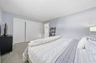 10433 Carrollbrook Ct, Tampa, FL 33618 - Photo 14