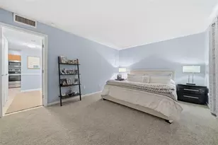 10433 Carrollbrook Ct, Tampa, FL 33618 - Photo 12