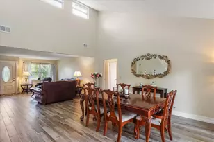 2217 65th Pl N, Saint Petersburg, FL 33702 - Photo 6