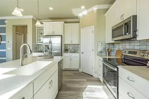 9429 Highland Hls Dr, Hudson, FL 34667 - Photo 4