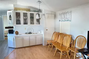 7225 Mt Fairfield Rd NE, Saint Petersburg, FL 33702 - Photo 4