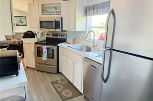 7225 Mt Fairfield Rd NE, Saint Petersburg, FL 33702 - Photo 6