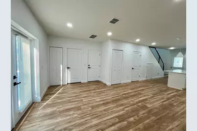 8112 N Greenwood Avenue, Tampa, FL 33604 - Photo 4