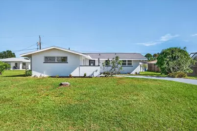 420 Palm Creek Drive, Englewood, FL 34223 - Photo 2