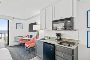 10650 Gulf Blvd, Saint Petersburg, FL 33706 - Photo 34