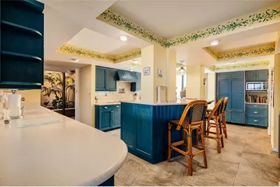 2795 Kipps Colony Drive S #101-102, Saint Petersburg, FL 33707 - Photo 16