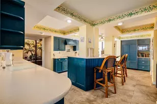 2795 Kipps Colony Dr S, Saint Petersburg, FL 33707 - Photo 16