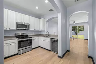 6912 Towering Spruce Dr, Riverview, FL 33578 - Photo 4