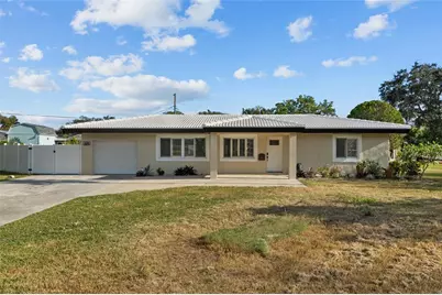 4681 Shore Acres Boulevard NE, Saint Petersburg, FL 33703 - Photo 1
