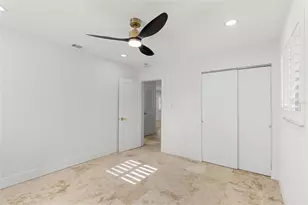 4681 Shore Acres Blvd NE, Saint Petersburg, FL 33703 - Photo 18