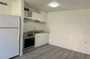 9013 Westchester Cir, Tampa, FL 33604 - Photo 6