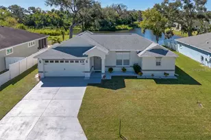 3118 34th Ave Dr E, Bradenton, FL 34208 - Photo 2