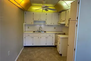 8220 112th St, Seminole, FL 33772 - Photo 6