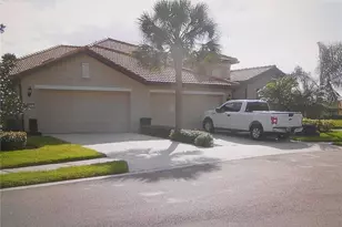 344 Mystic Falls Dr, Apollo Beach, FL 33572 - Photo 4