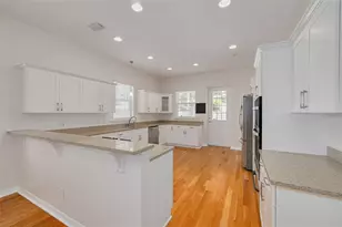 859 23rd Ave N, Saint Petersburg, FL 33704 - Photo 8