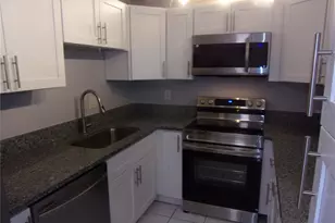 1345 Pine Ridge Cir E, Tarpon Springs, FL 34688 - Photo 4