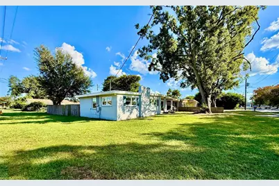 1604 Crystal Court E, Lakeland, FL 33801 - Photo 2