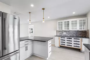 810 22nd St N, Saint Petersburg, FL 33713 - Photo 10