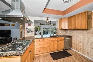 4201 46th Ave S, Saint Petersburg, FL 33711 - Photo 8